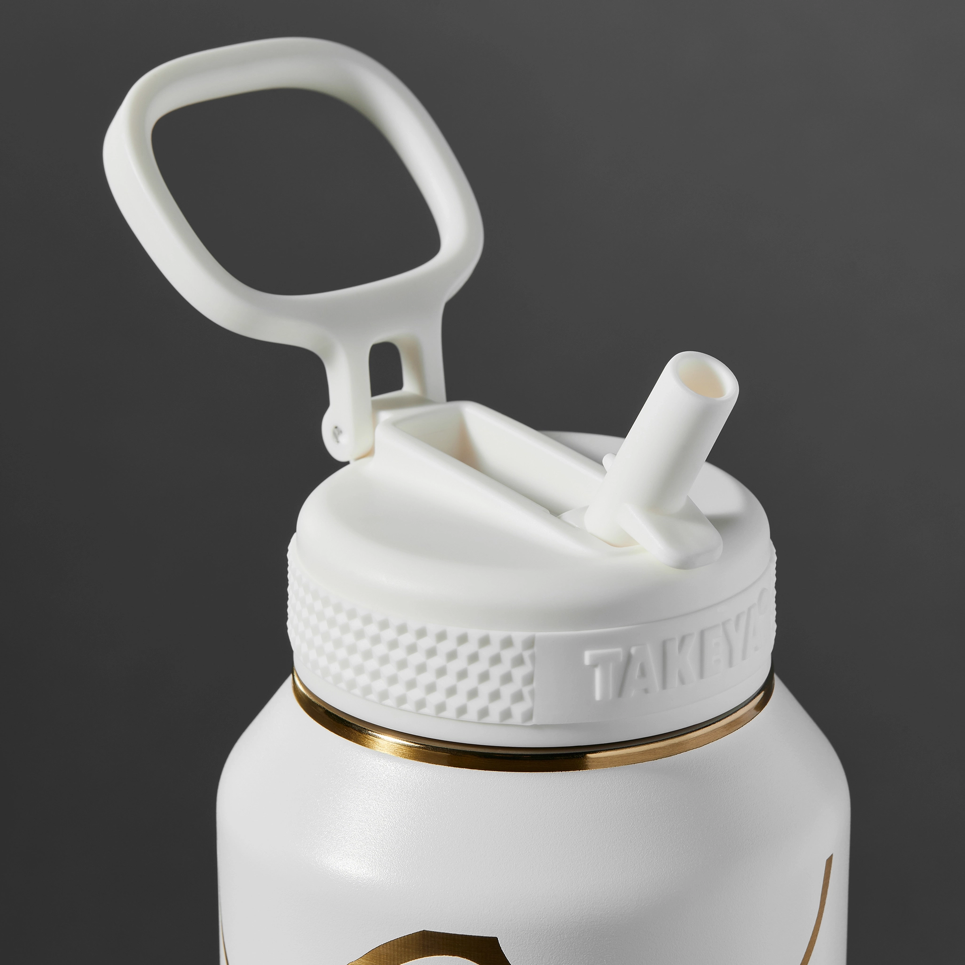kintsugi-water-bottle-with-straw-lid-p1 51389-TK_HO25_Kintsugi_Takeya9271.png